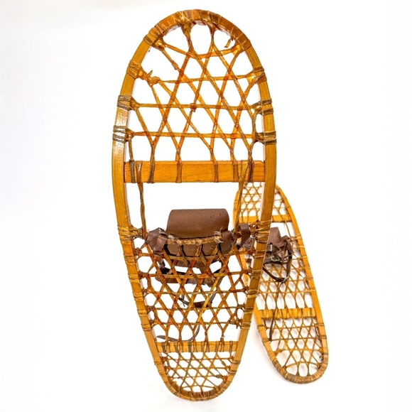 Vintage Tubbs Vermont Wood & Rawhide Snowshoes - Rustic Cabin Decor ❄️🏔️🌲 - Picture 3 of 12